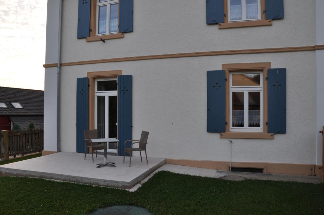 Ferienwohnung Altes Pfarrhaus Bargen Exteriör bild